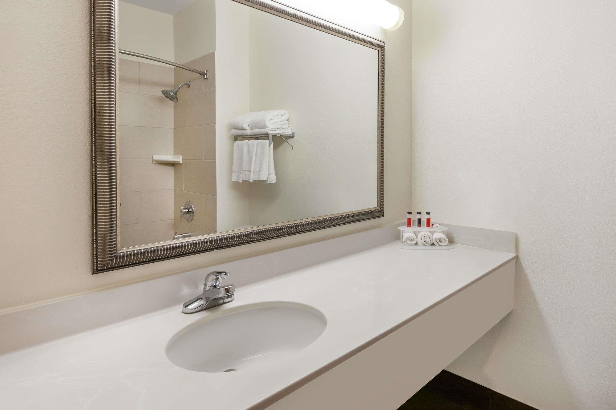 Baymont By Wyndham Chelsea Otel Dış mekan fotoğraf